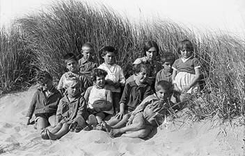 Дети на природе. Кфар-Виткин. 1933 год